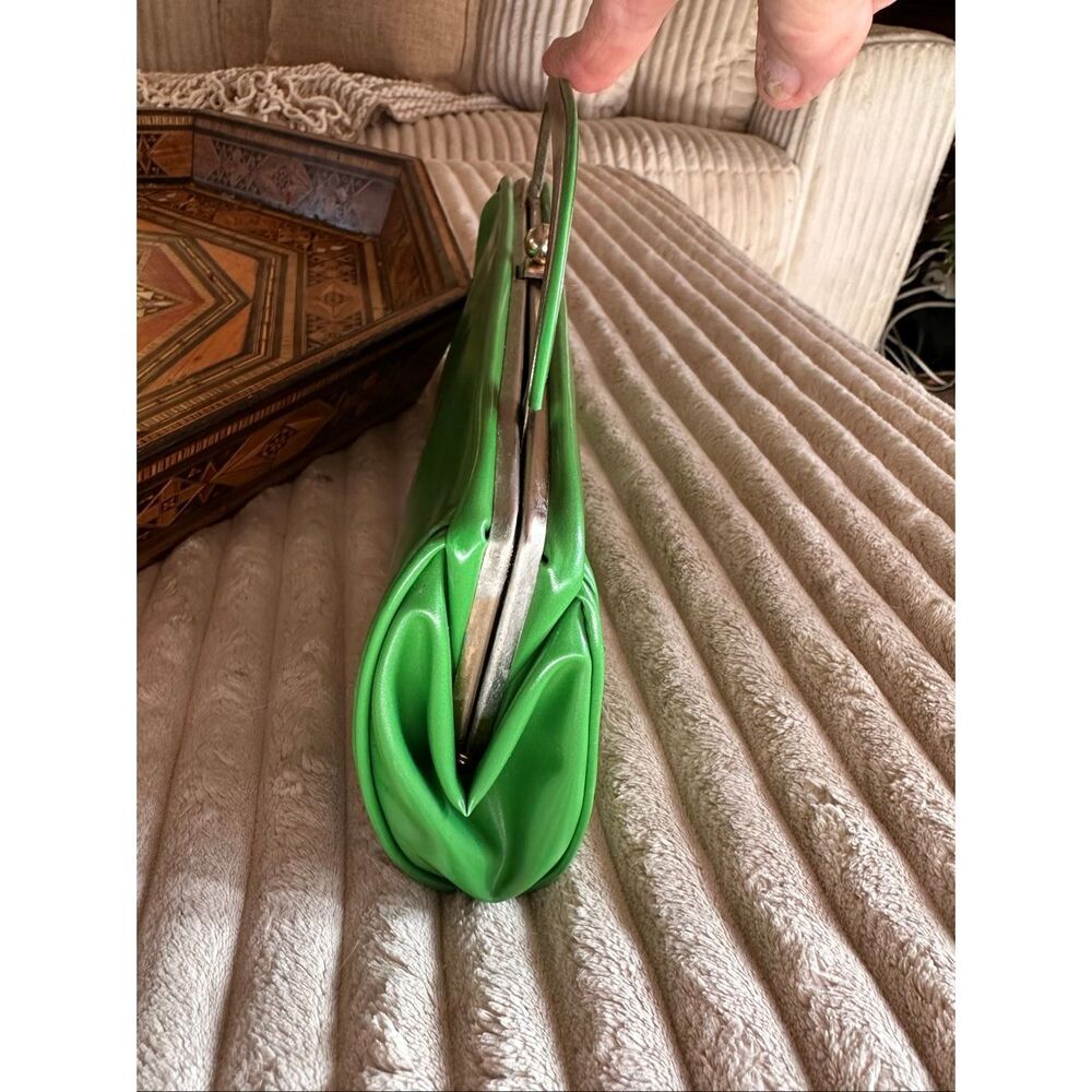 Vintage green purse - Picture 2 of 5